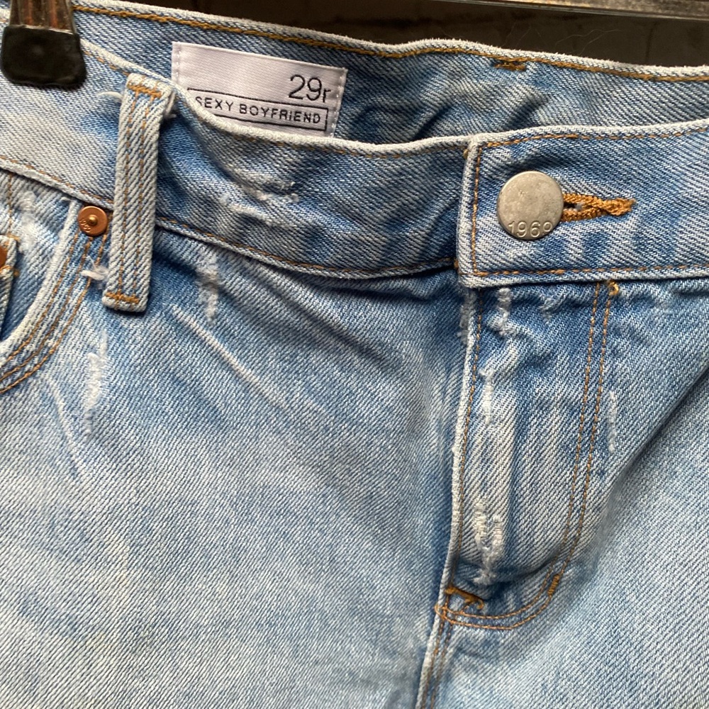 Gap sexy boyfriend distressed jeans 29